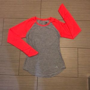 The North Face Long Sleeve T-Shirt Women’s: XS